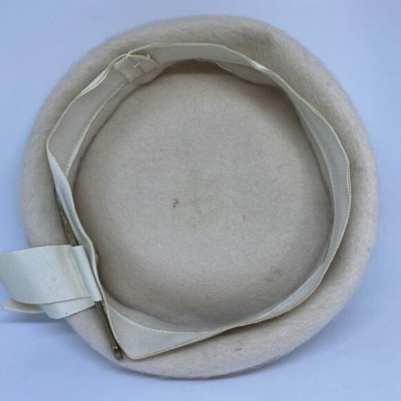 Vintage 1950's Llamasene Cream Hat & Faux Hat Pin - Picture 7 of 8